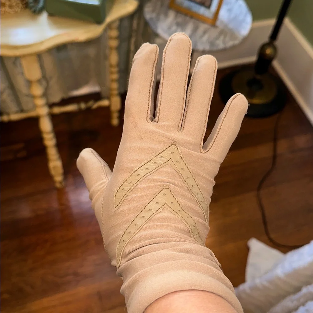 Vintage Isotoner Tan Winter‎ Driving Antron Nylon Knit Lined Gloves